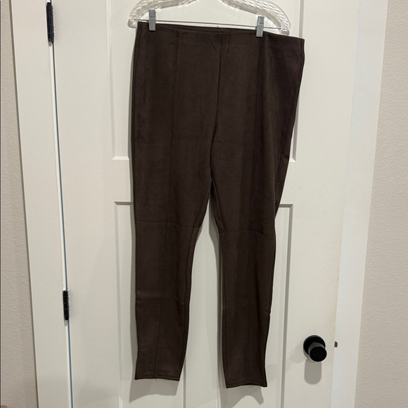 Anna & Ava Women's Dark Brown Skinny Pants - Picture 1 of 2